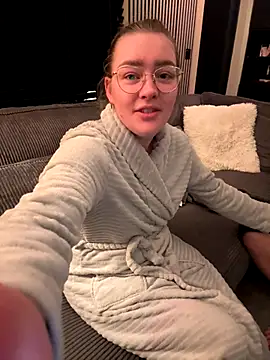 Snapshot of xX_HotCouple_Xx chatting on 12/04/25, 08:28 xX HotCouple Xx online show from 12/04/25, 08:28