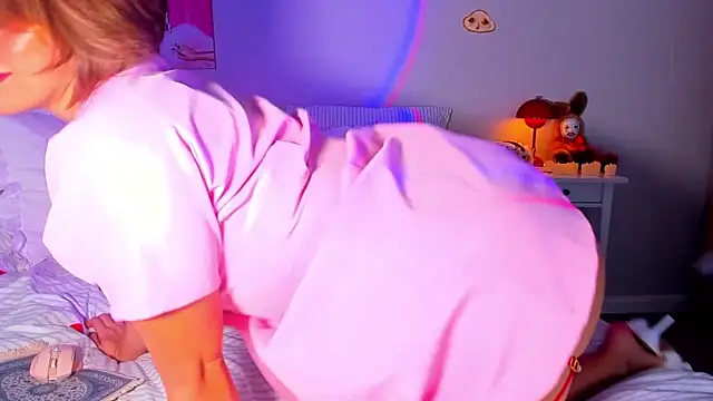 Snapshot of mirrorofsoul chatting on 12/05/25, 04:43 mirrorofsoul online show from 12/05/25, 04:43