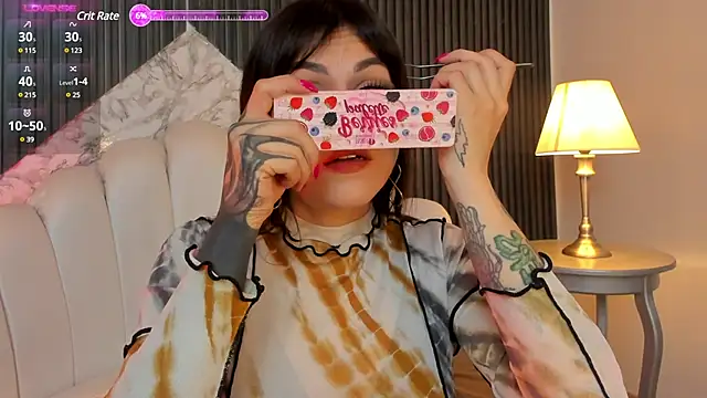 Snapshot of MeganDraco_ chatting on 01/14/25, 02:43 MeganDraco  online show from 01/14/25, 02:43