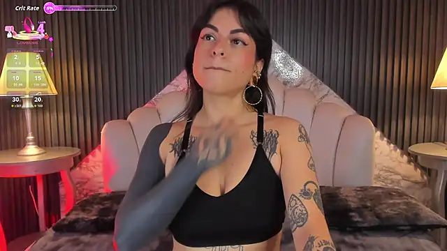 Snapshot of MeganDraco_ chatting on 09/17/25, 12:18 MeganDraco  online show from 09/17/25, 12:18