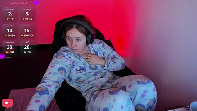 bonnie moon  online show from 03/29/26, 06:30