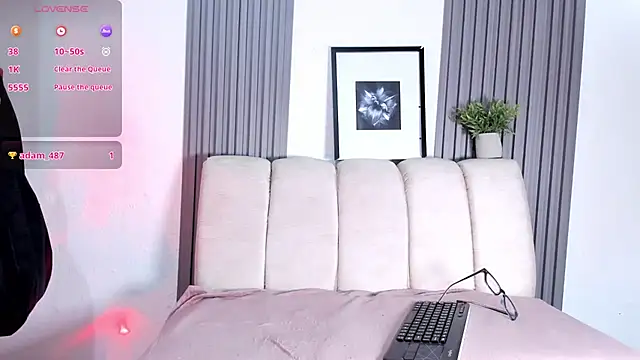 Snapshot of Kayla_stern_ chatting on 03/04/26, 06:47 Kayla stern online show from 03/04/26, 06:47