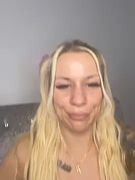 Snapshot of JuicyJanexo chatting on 01/19/25, 02:17 JuicyJanexo online show from 01/19/25, 02:17