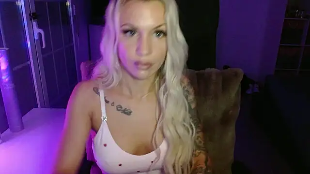 Snapshot of JuicyJanexo chatting on 03/14/26, 05:35 JuicyJanexo online show from 03/14/26, 05:35