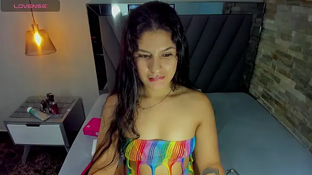 lizziemontana2 online show from 10/09/25, 07:45