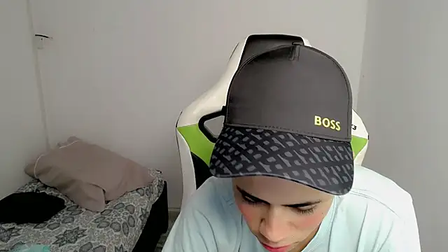 Snapshot of bby_santi chatting on 03/11/25, 05:24 bby santi online show from 03/11/25, 05:24