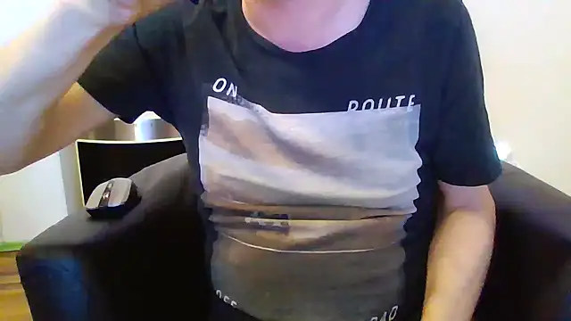 Snapshot of Minm666 chatting on 12/19/24, 06:45 Minm666 online show from 12/19/24, 06:45