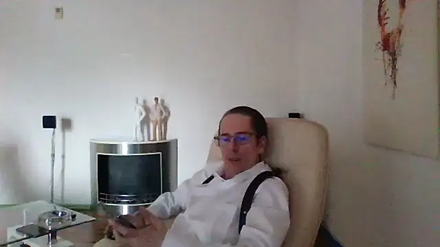 Snapshot of Minm666 chatting on 02/24/25, 10:48 Minm666 online show from 02/24/25, 10:48