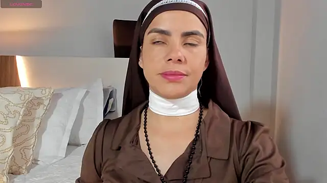 Snapshot of ClaraMariaMon chatting on 04/10/26, 03:06 ClaraMariaMon online show from 04/10/26, 03:06