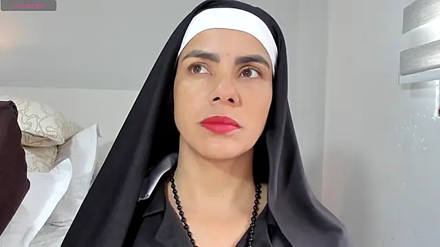 Snapshot of ClaraMariaMon chatting on 04/11/26, 03:27 ClaraMariaMon online show from 04/11/26, 03:27