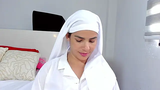 Snapshot of ClaraMariaMon chatting on 04/27/26, 06:06 ClaraMariaMon online show from 04/27/26, 06:06