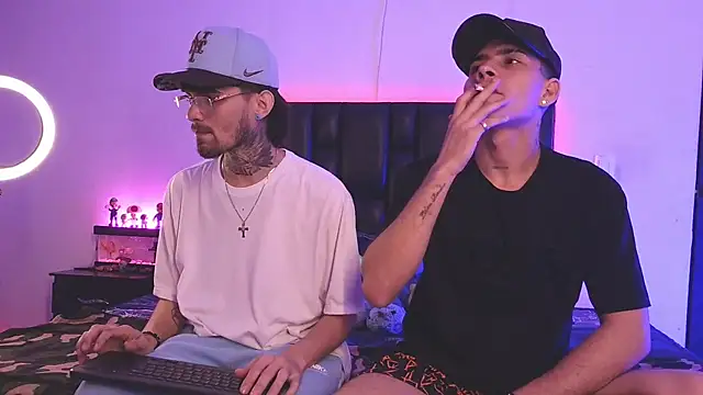 Snapshot of Brutal_Sex_Fucking chatting on 11/04/25, 04:11 Brutal Sex Fucking online show from 11/04/25, 04:11