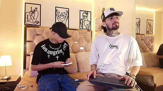 Snapshot of Brutal_Sex_Fucking chatting on 11/16/25, 09:20 Brutal Sex Fucking online show from 11/16/25, 09:20