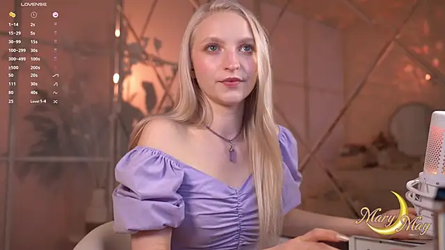 Snapshot of marylunamay chatting on 06/19/26, 05:23 marylunamay online show from 06/19/26, 05:23