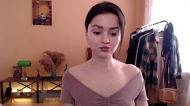 CuteRuby99 online show from 10/01/25, 05:13