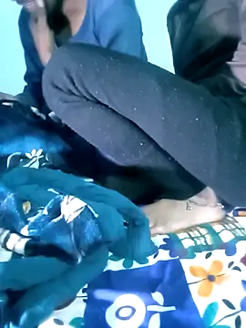 Snapshot of Desisumana chatting on 12/19/24, 04:57 Desisumana online show from 12/19/24, 04:57