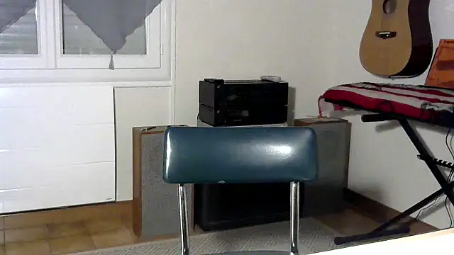 pikachu161616 online show from 12/08/24, 10:19