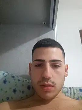 Snapshot of Nicolas3091 chatting on 03/31/26, 11:43 Nicolas3091 online show from 03/31/26, 11:43