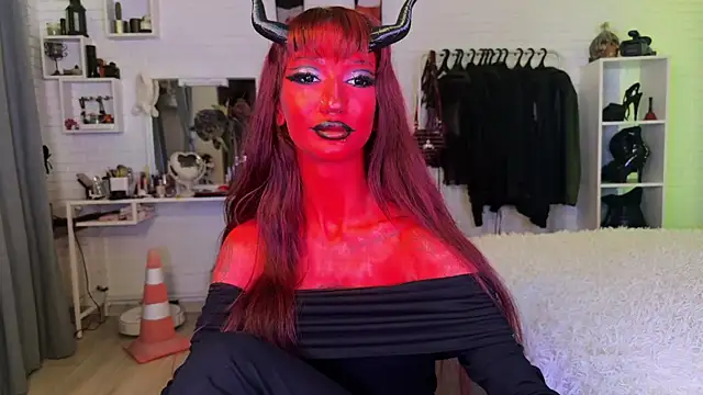 Snapshot of Marcellean chatting on 10/30/25, 01:51 Marcellean online show from 10/30/25, 01:51