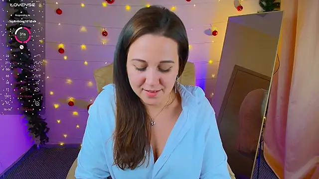 Snapshot of MissBecca chatting on 12/19/24, 10:45 MissBecca online show from 12/19/24, 10:45