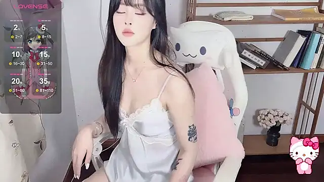 Snapshot of Mini-X chatting on 04/20/26, 01:25 Mini-X online show from 04/20/26, 01:25