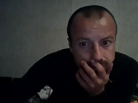 Nikolaiyy online show from 12/04/25, 12:42