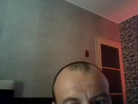 Nikolaiyy online show from 05/01/26, 01:43