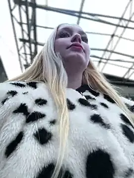 Milkyy wway online show from 01/29/25, 10:37