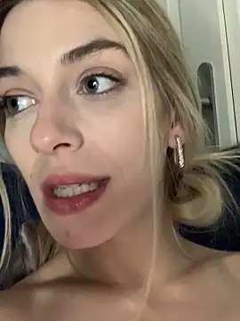 Snapshot of Lolitaxlola chatting on 03/19/26, 12:14 Lolitaxlola online show from 03/19/26, 12:14