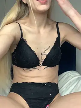 Snapshot of Lolitaxlola chatting on 03/23/26, 01:48 Lolitaxlola online show from 03/23/26, 01:48