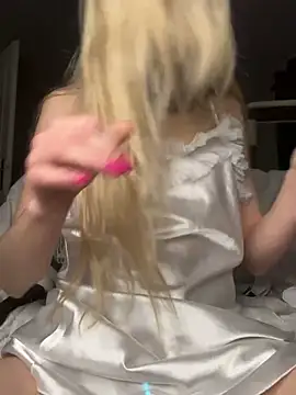 Snapshot of Lolitaxlola chatting on 03/25/26, 07:42 Lolitaxlola online show from 03/25/26, 07:42