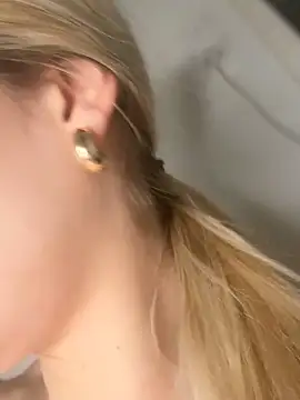 Snapshot of Lolitaxlola chatting on 04/21/26, 10:01 Lolitaxlola online show from 04/21/26, 10:01