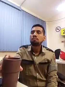 Snapshot of EnriquePersian197 chatting on 01/18/25, 01:30 EnriquePersian197 online show from 01/18/25, 01:30