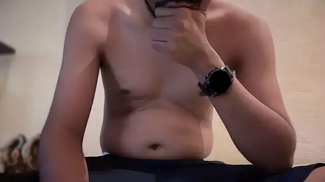 Snapshot of EnriquePersian197 chatting on 02/04/25, 05:12 EnriquePersian197 online show from 02/04/25, 05:12