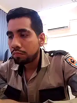 Snapshot of EnriquePersian197 chatting on 02/06/25, 09:28 EnriquePersian197 online show from 02/06/25, 09:28