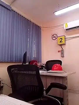 Snapshot of EnriquePersian197 chatting on 02/13/25, 07:21 EnriquePersian197 online show from 02/13/25, 07:21