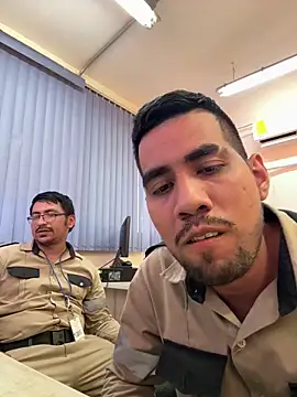 Snapshot of EnriquePersian197 chatting on 03/10/25, 10:13 EnriquePersian197 online show from 03/10/25, 10:13