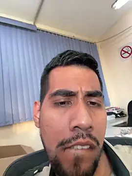 Snapshot of EnriquePersian197 chatting on 03/18/25, 12:16 EnriquePersian197 online show from 03/18/25, 12:16