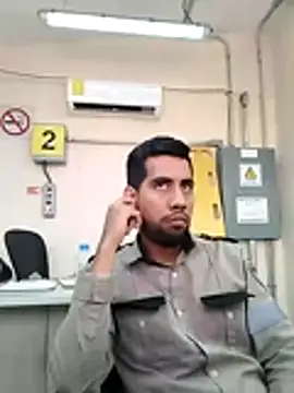 Snapshot of EnriquePersian197 chatting on 03/16/26, 08:46 EnriquePersian197 online show from 03/16/26, 08:46