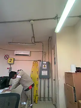 Snapshot of EnriquePersian197 chatting on 03/24/26, 12:04 EnriquePersian197 online show from 03/24/26, 12:04