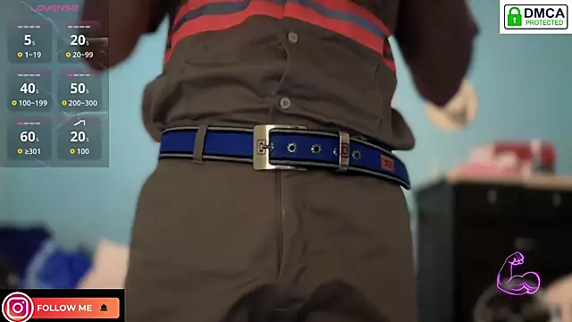 Snapshot of EnriquePersian197 chatting on 04/17/26, 08:01 EnriquePersian197 online show from 04/17/26, 08:01