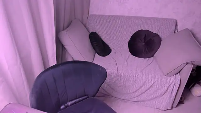 kirraa  online show from 02/04/25, 10:34