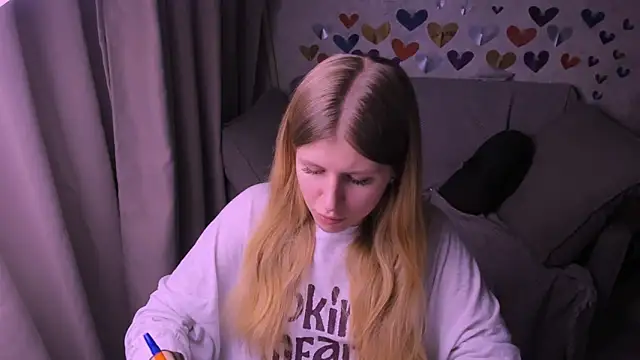 kirraa  online show from 02/16/25, 01:47