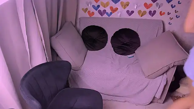 kirraa  online show from 02/20/25, 07:08