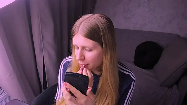 kirraa  online show from 03/09/25, 06:54