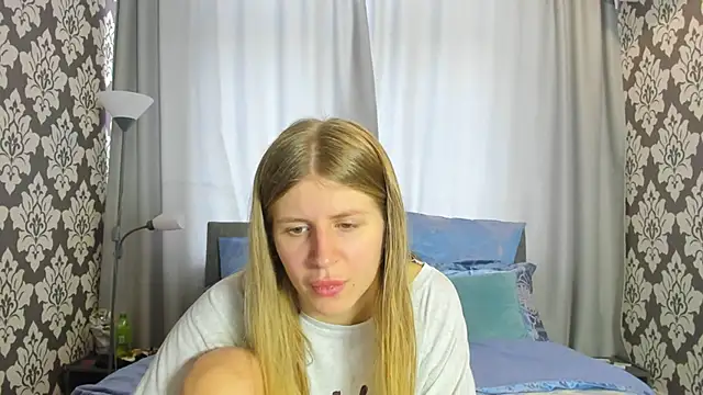 kirraa  online show from 09/16/25, 09:54