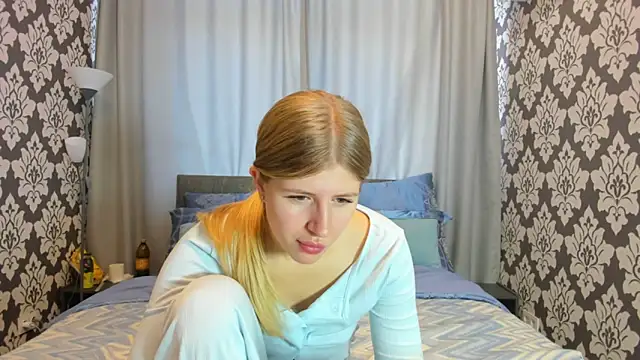 kirraa  online show from 09/27/25, 12:10