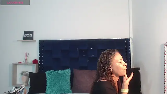 ARTEMIZA LOVE  online show from 02/20/25, 12:15