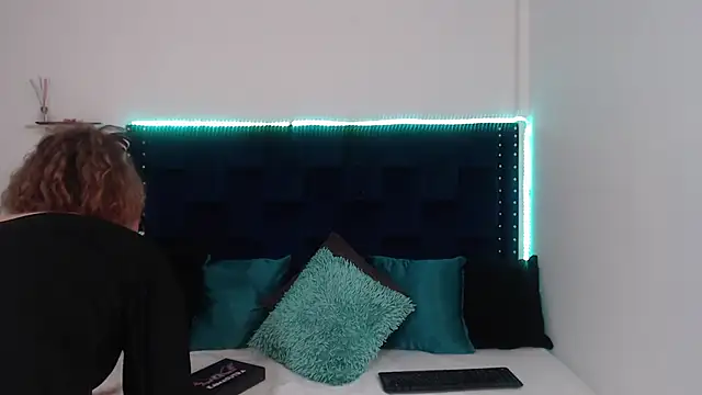 ARTEMIZA LOVE  online show from 03/14/25, 12:29