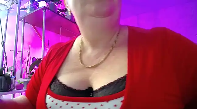 Snapshot of _Sweet_Woman chatting on 01/12/25, 07:00  Sweet Woman online show from 01/12/25, 07:00